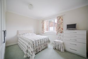 Principal bedroom- click for photo gallery